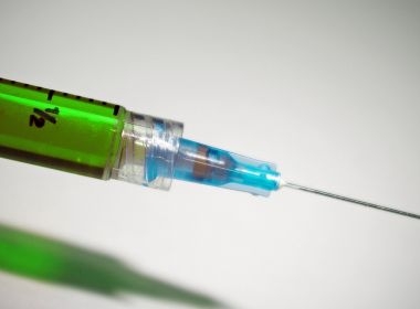 Cientistas de 12 países fazem carta em que expressam 'preocupação' com vacina Russa