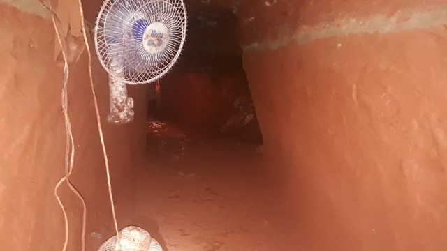Polícia descobre túnel que levava a cofre do Banco do Brasil