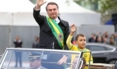 Globo demite funcionário que chamou de “imbecil” menino que desfilou com Bolsonaro