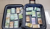 Homem é flagrado com 400 mil euros na mala, no Aeroporto