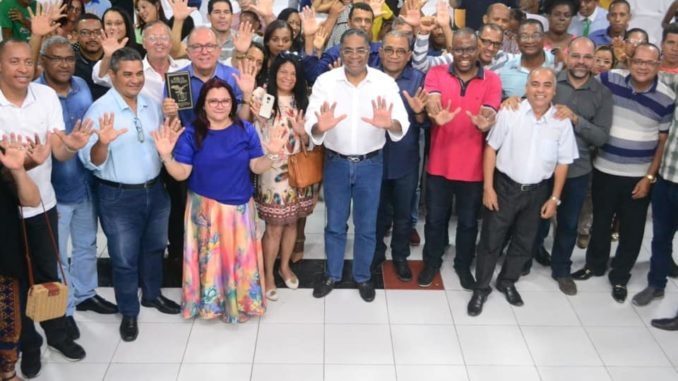 “Nesta manhã fui conclamado pelo povo como pré-candidato à Prefeitura de Feira de Santana”, diz José de Arimateia