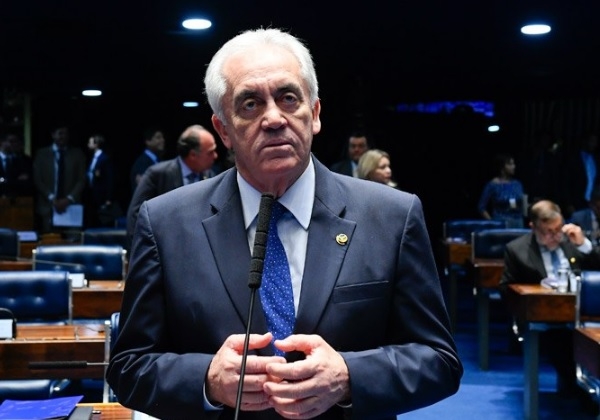 ‘Prisão de Queiroz foi tardia’, diz senador Otto Alencar
