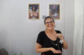 A gargantilha Flores, da artesã Debora Miscow, foi a peça premiada no concurso Preciosidade Baiana do CGB