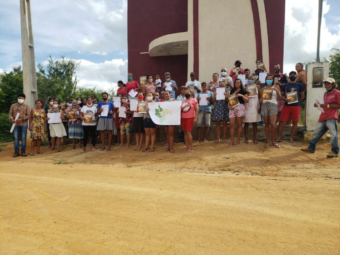 Agricultores familiares de comunidades quilombolas do Piemonte da Diamantina recebem o Cefir
