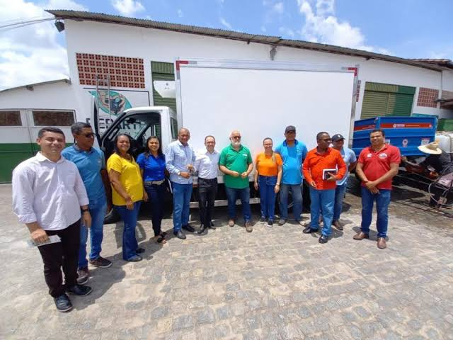 Agricultores familiares do Litoral Norte e Agreste Baiano recebem implementos e insumos agrícolas para avanço na fruticultura