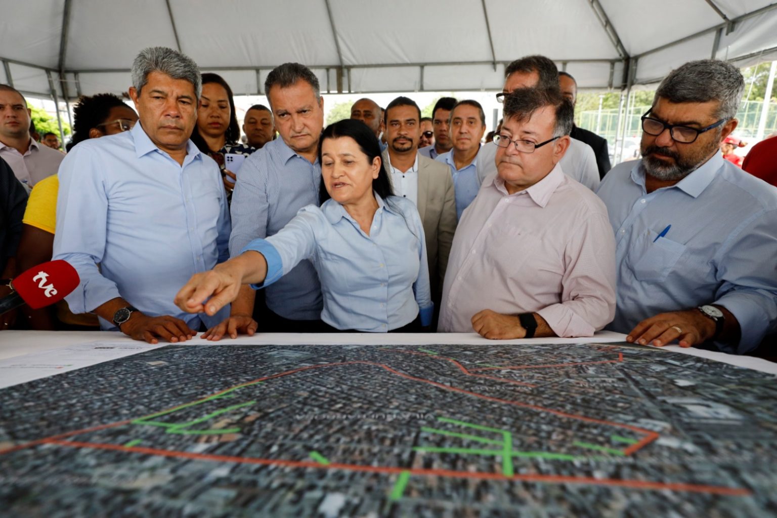 Ao lado de ministro, governador anuncia licitação para obras do Novo PAC na cidade Baixa, em Salvador