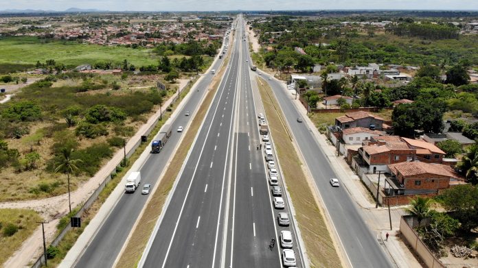 Ao lado de ministro dos Transportes, Jerônimo participa de entrega do complexo de viadutos na BR-116, em Feira de Santana