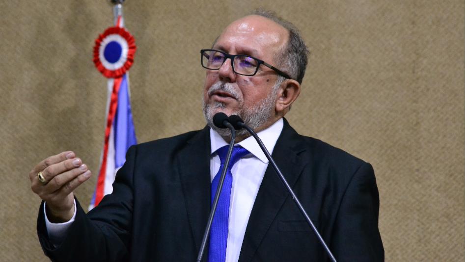 ARIMATEIA SE CONGRATULA COM POVO DE SALVADOR