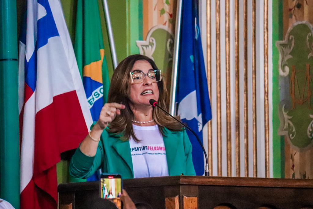 Ato Nacional contra a violência política e em solidariedade a vereadora Ireuda Silva é realizado em Salvador 