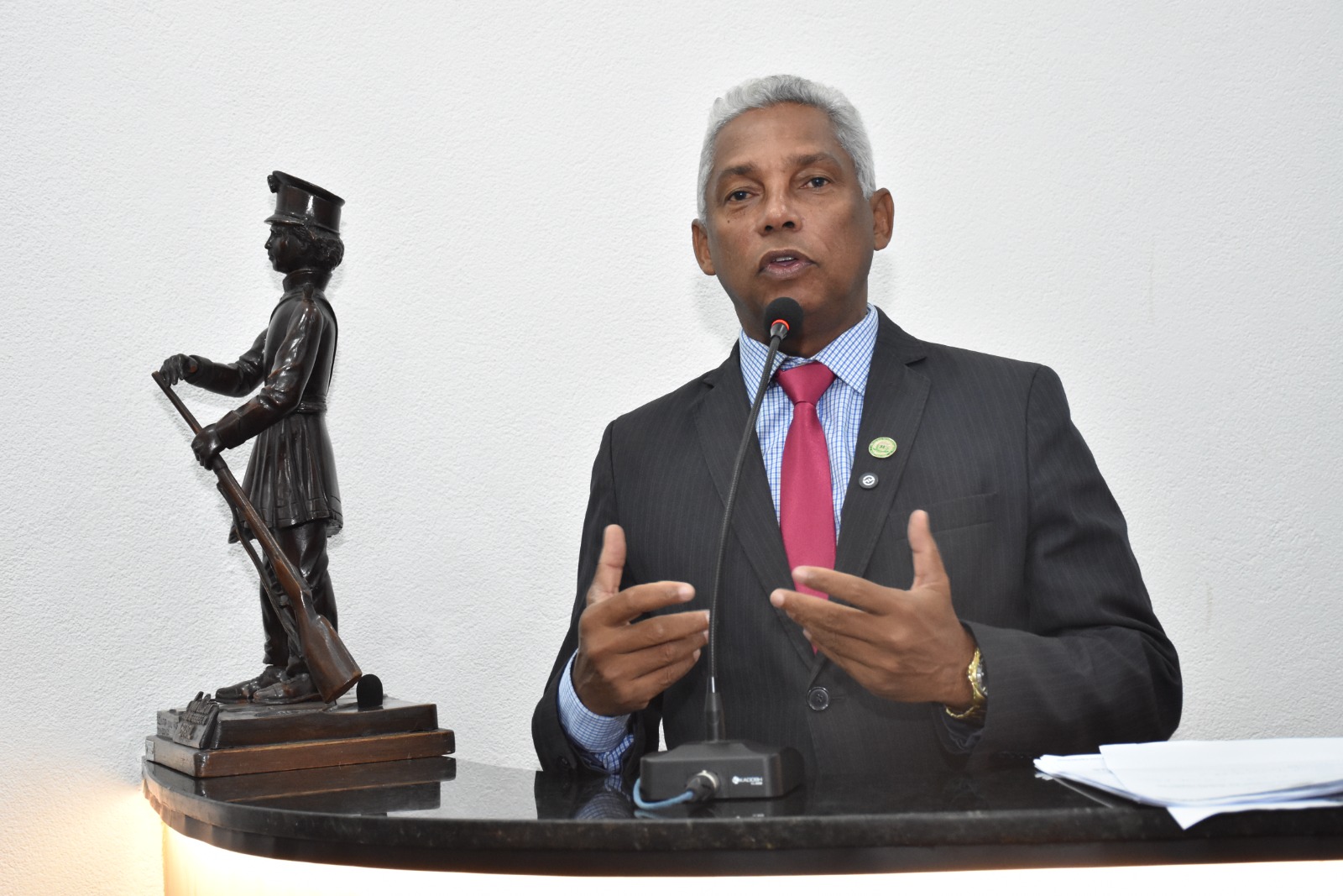 Beneficiários do Bolsa Família reclamam de dificuldades para agendar visita de assistente social