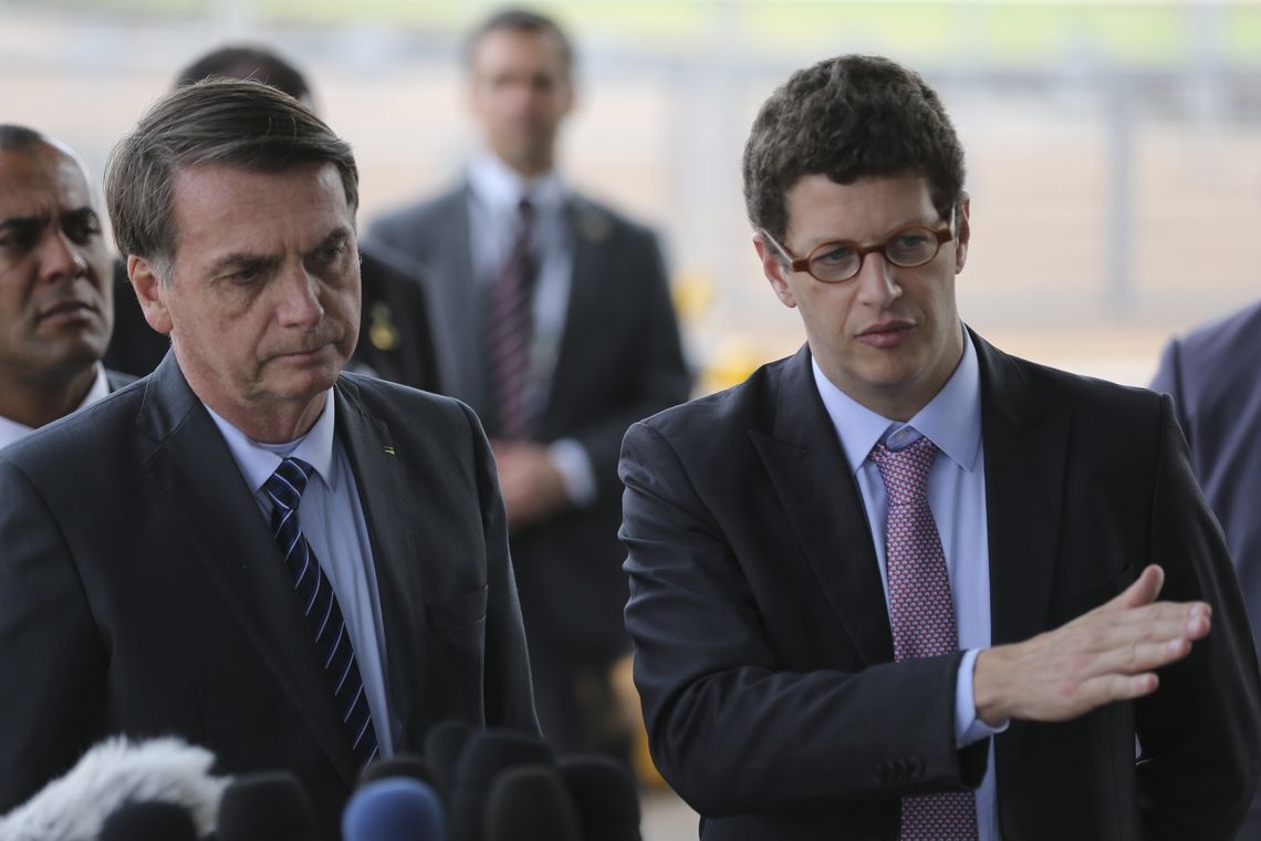 Bolsonaro: petróleo pode ter sido despejado 