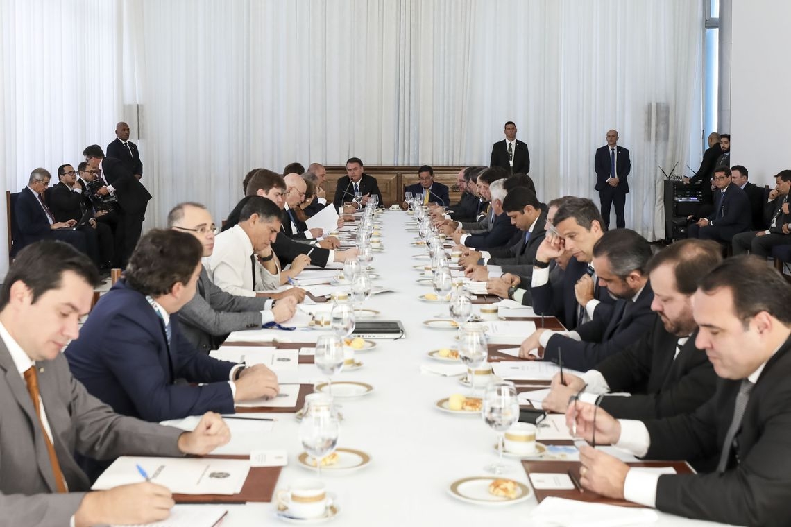 Bolsonaro reúne ministros para avaliar ações e discutir prioridades