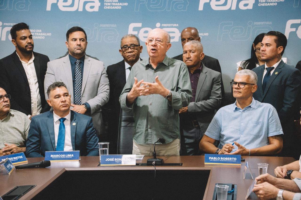 Câmara prestigia assinatura de edital para construção do Hospital Municipal