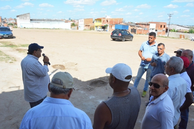 Campo de futebol do bairro Pedra do Descanso ganha obras de requalificação