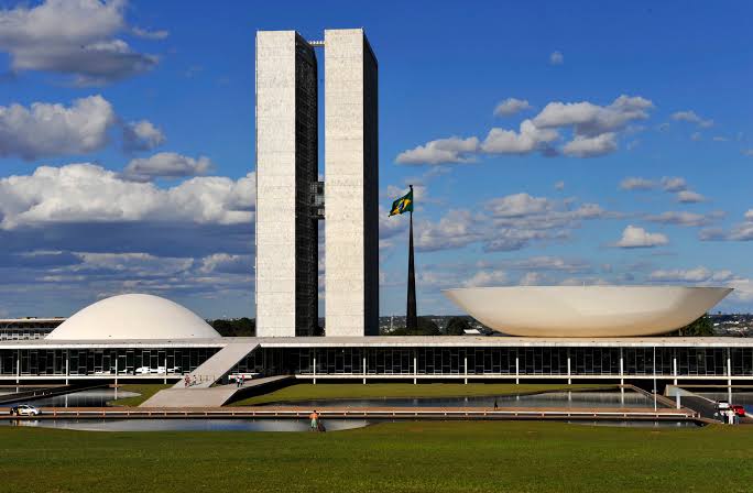 Cerca de mil prefeitos se reúnem em Brasília para buscar financiamento do piso da enfermagem