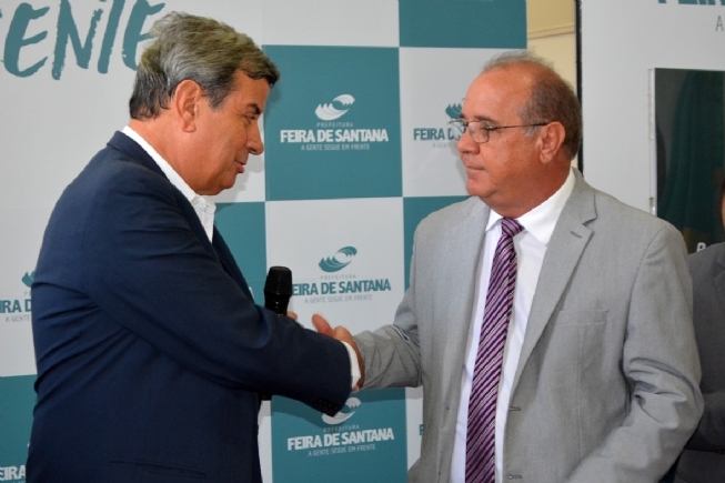 Colbert Martins Filho retorna de Portugal e reassume a chefia do Executivo Municipal