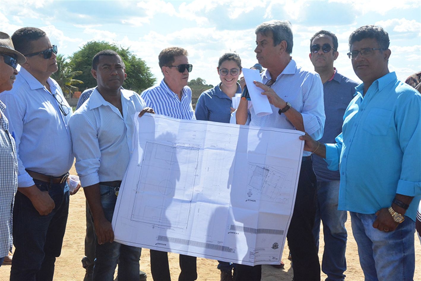 Com indicação do vereador Lulinha, prefeito Colbert Filho dá ordem de serviço para a construção de uma Praça Esportiva em Mantiba