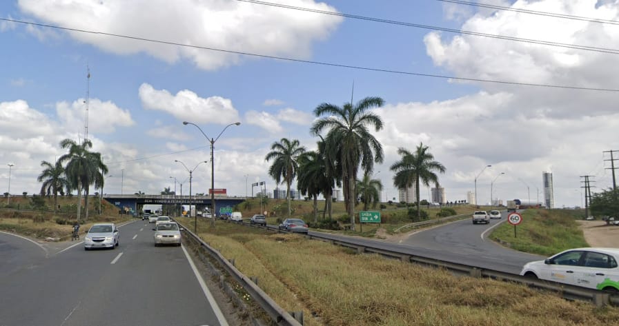 Condutores perdem horas em engarrafamento formado na entrada de Feira via BR 324