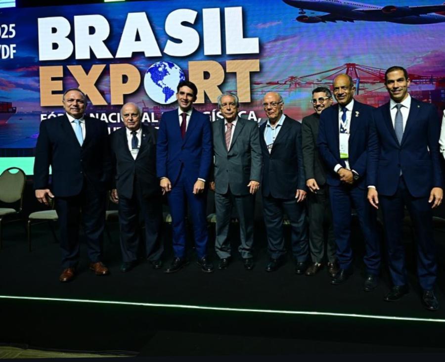 Deputado Federal Gabriel Nunes marca presença no Fórum Nacional Brasil Export 2025 em Brasília