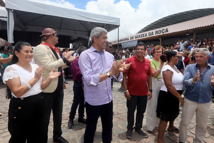 Deputado Gabriel Nunes participa de comitiva do governador Jerônimo Rodrigues em Várzea da Roça