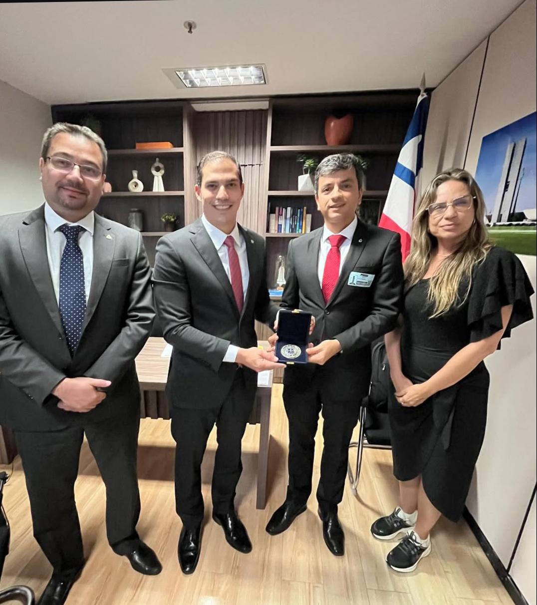 Deputado Gabriel Nunes recebe membros da Polícia Civil da Bahia