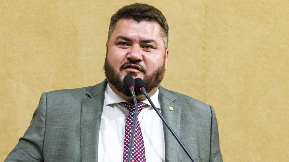 DEPUTADO JUNIOR MUNIZ PARABENIZA UMBURANAS PELOS 33 ANOS DE EMANCIPAÇÃO