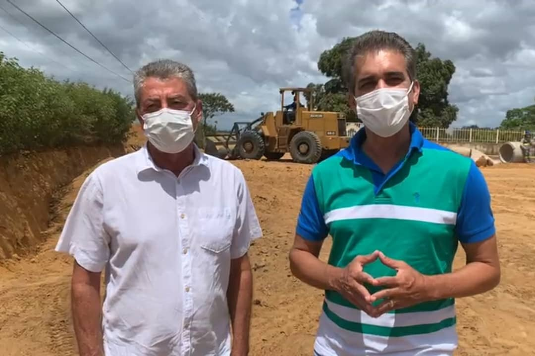 Deputado Robinson Almeida vistoria obras de estrada que liga Touquinha a Pumba, em Cruz das Almas