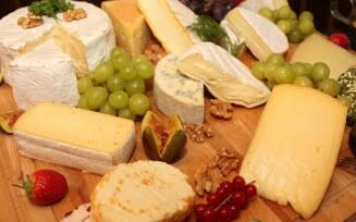 Dia mundial do queijo (20/01) - Nutricionista elenca os queijos indicados para consumo diário e os mais calóricos
