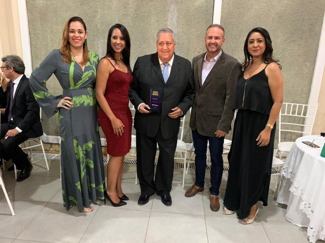 Diretor do Hospital Clériston Andrade é homenageado pelo segundo ano consecutivo com prêmio Quem é Quem 2019