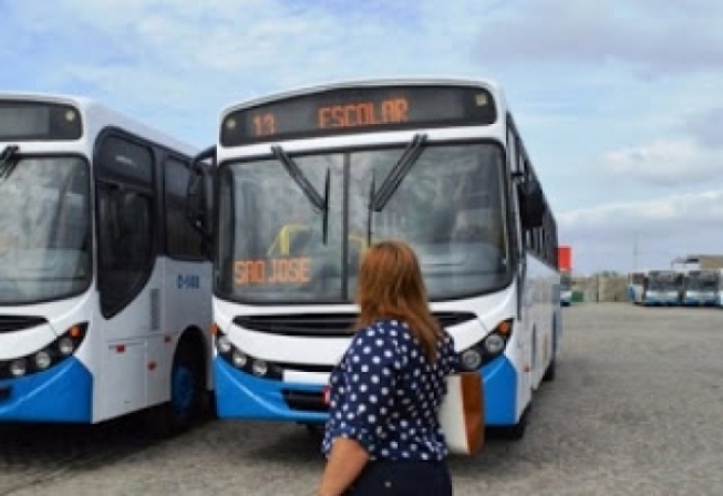 Dois ônibus de transporte escolar foram assaltados somente esta semana