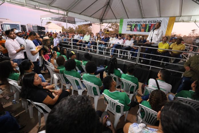 Em Correntina, governador entrega unidade de beneficiamento de leite e posto avançado do Detran