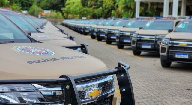 Em Feira de Santana, Estado entrega novos veículos para reforçar segurança  no interior 