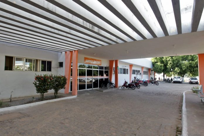 Em Ibotirama, Governo autoriza construção de nova escola, reforma de hospital com 20 leitos de UTI, entre outras obras