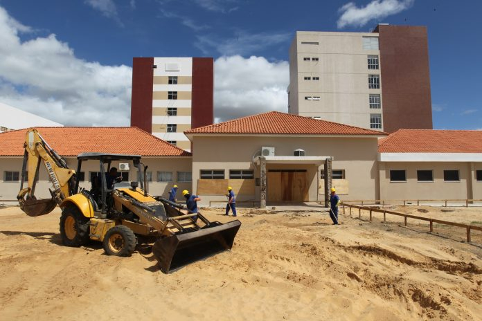 Em Juazeiro, Governo autoriza nova maternidade, inaugura armazém e anuncia investimentos que ultrapassam R$ 166 milhões