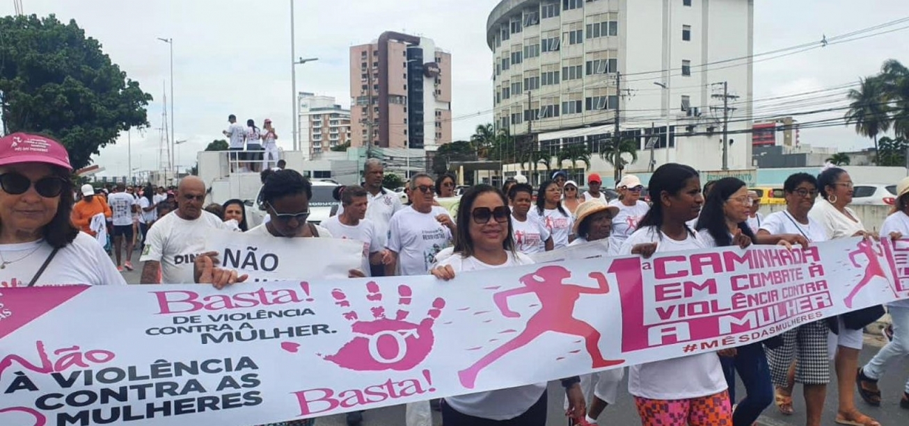 Emenda impõe que todas as secretarias auxiliem na Caminhada em Combate à Violência Contra a Mulher
