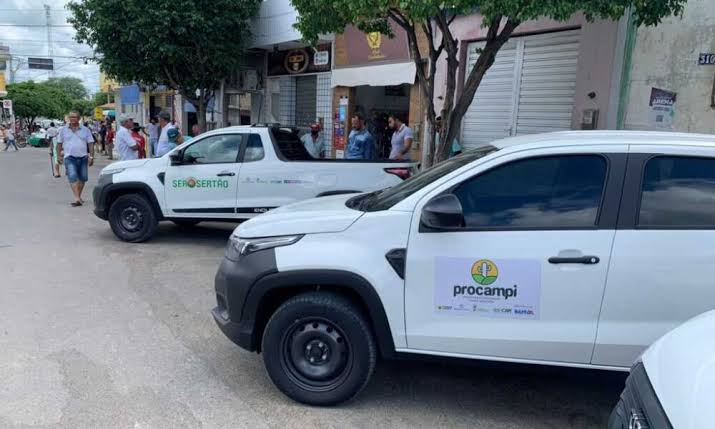 Entrega de veículos e assinatura de convênios impulsionam agricultura familiar na Bacia do Jacuípe 