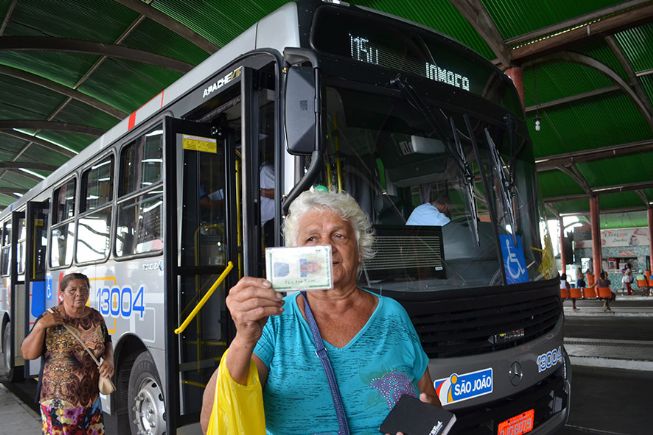 Está sob efeito suspensivo, lei que beneficia idoso e pessoa com deficiência no transporte público