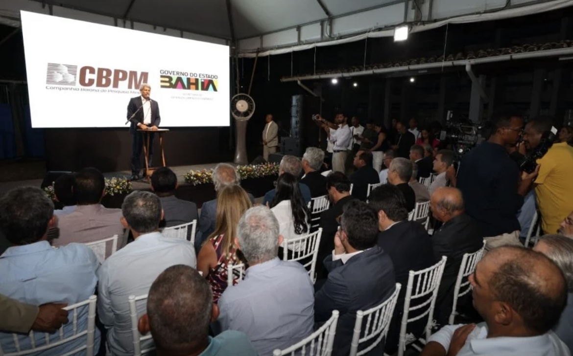 Estado assina contrato com empresa canadense para dobrar produção de energia solar na Bahia