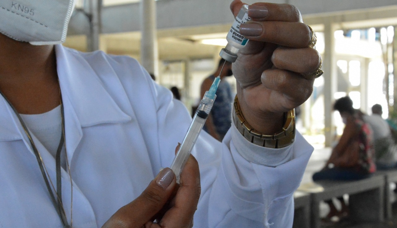 FEIRA DE SANTANA: Aplicação das quatro doses contra a Covid nesta segunda-feira