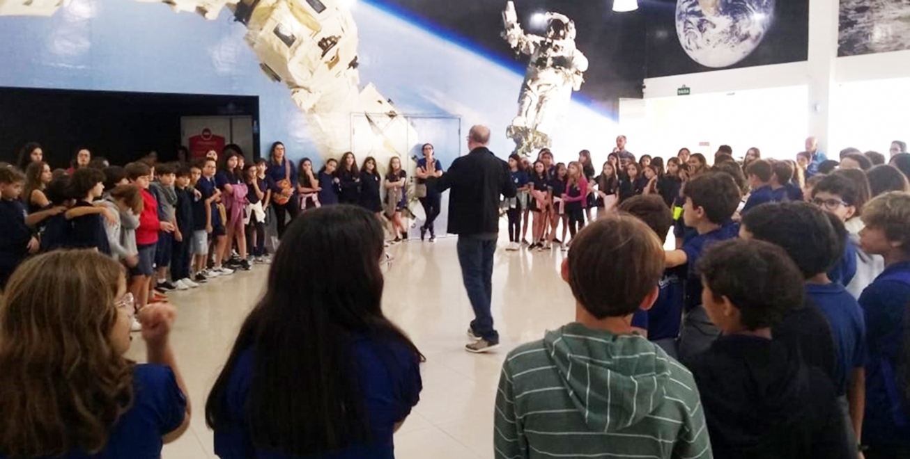 FEIRA DE SANTANA: Estudantes de Salvador visitam planetário do Museu Parque do Saber