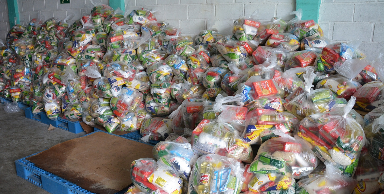 FEIRA DE SANTANA: Mais de 3 mil cestas básicas garantiram o alimento a famílias em vulnerabilidade