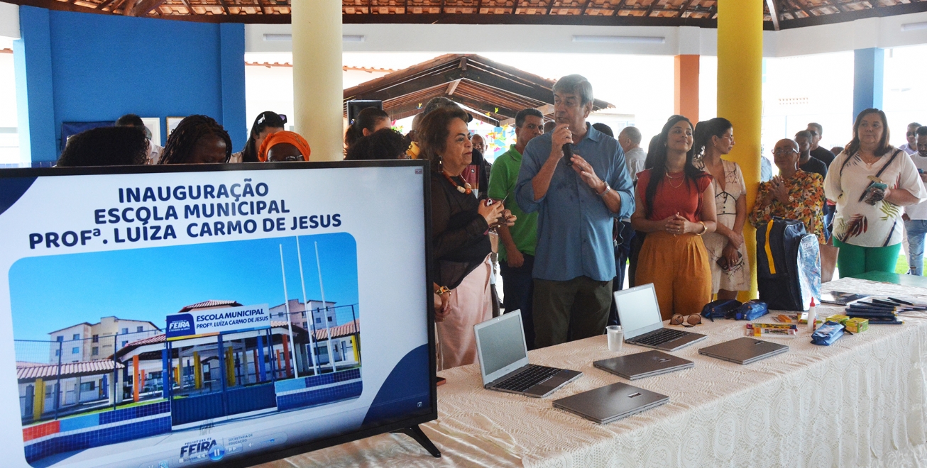 FEIRA DE SANTANA: Moradores do Alto do Rosário comemoram entrega de nova escola