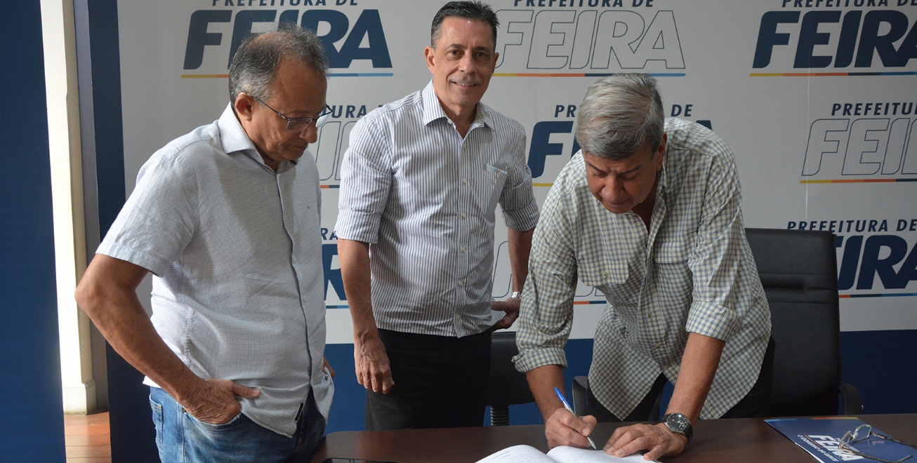FEIRA DE SANTANA: Prefeito empossa titulares de três pastas