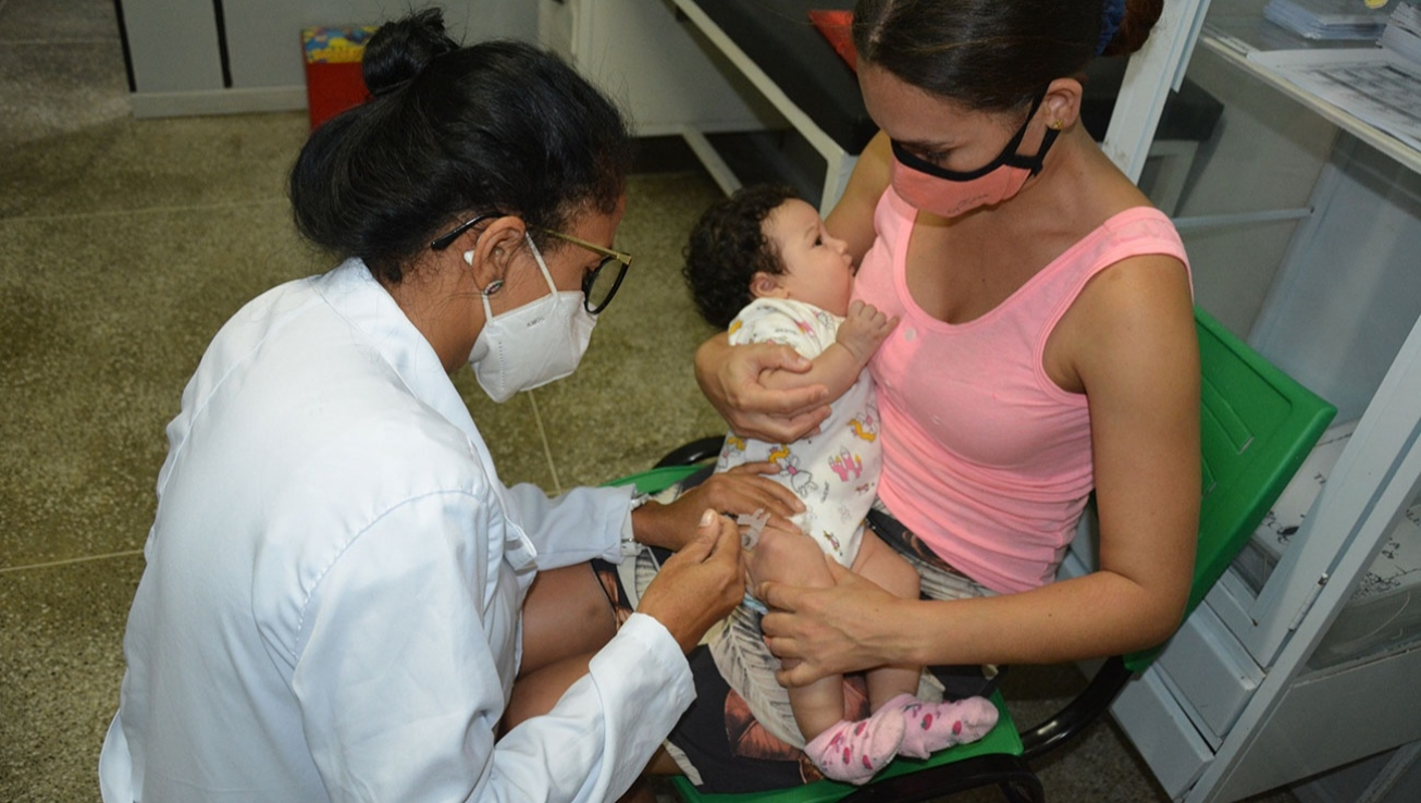 Feira imuniza quase 7 mil crianças e adolescentes contra a poliomielite e outras doenças
