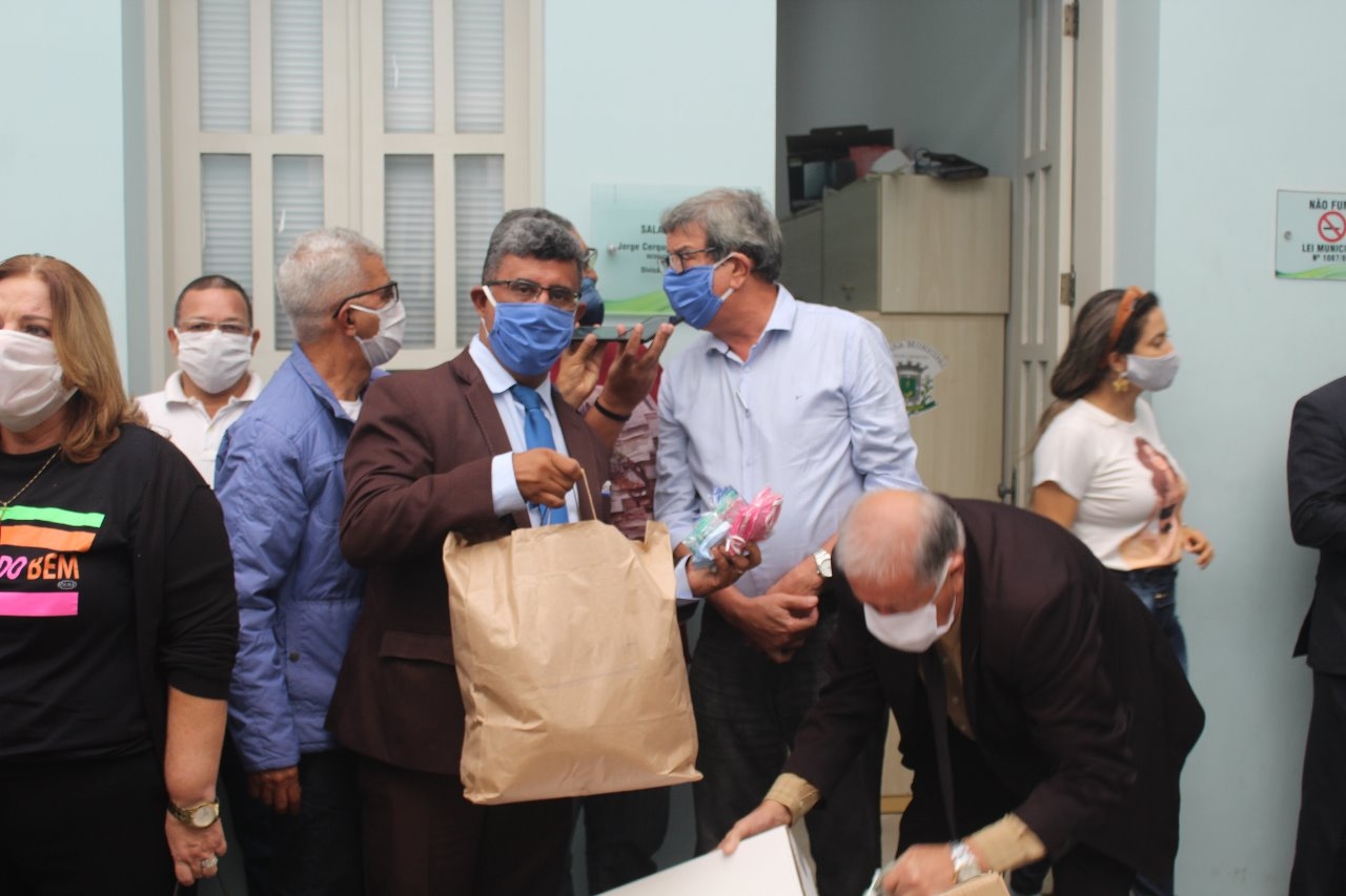FEIRA DE SANTANA: Câmara de vereadores doa milhares de máscaras ao Município para o combate à COVID-19