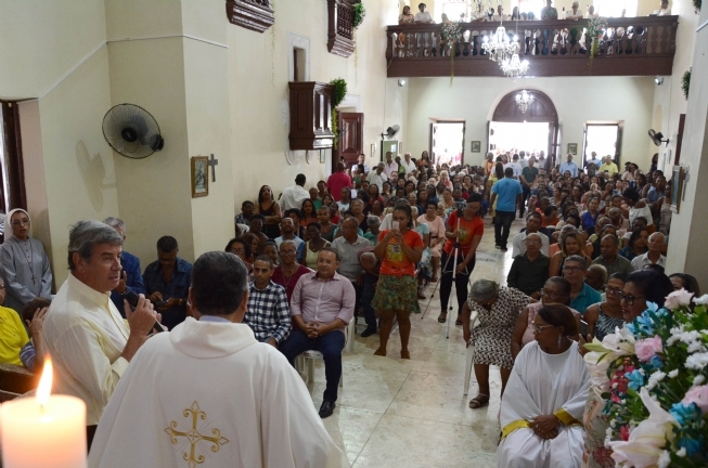 FEIRA DE SANTANA: Colbert Filho participa dos festejos da padroeira de Humildes