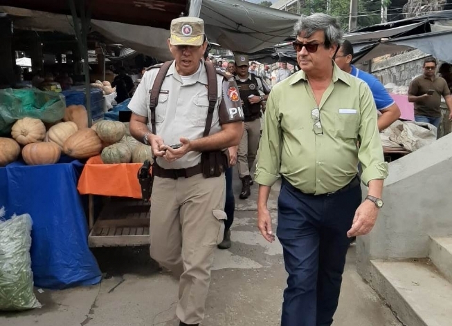 FEIRA DE SANTANA: Colbert visita Centro de Abastecimento e anuncia medidas de segurança