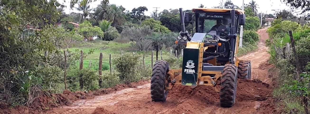 FEIRA DE SANTANA: Estradas da zona rural e ruas da sede do município são recuperadas pela Prefeitura