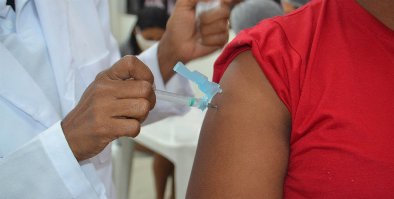 FEIRA DE SANTANA: Falta de aprovação do Orçamento 2022 prejudica vacinação
