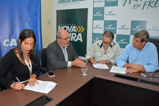FEIRA DE SANTANA: Governo Municipal faz contrato inédito com a Caixa Econômica que vai dinamizar o programa de emissão de alvarás de obras públicas